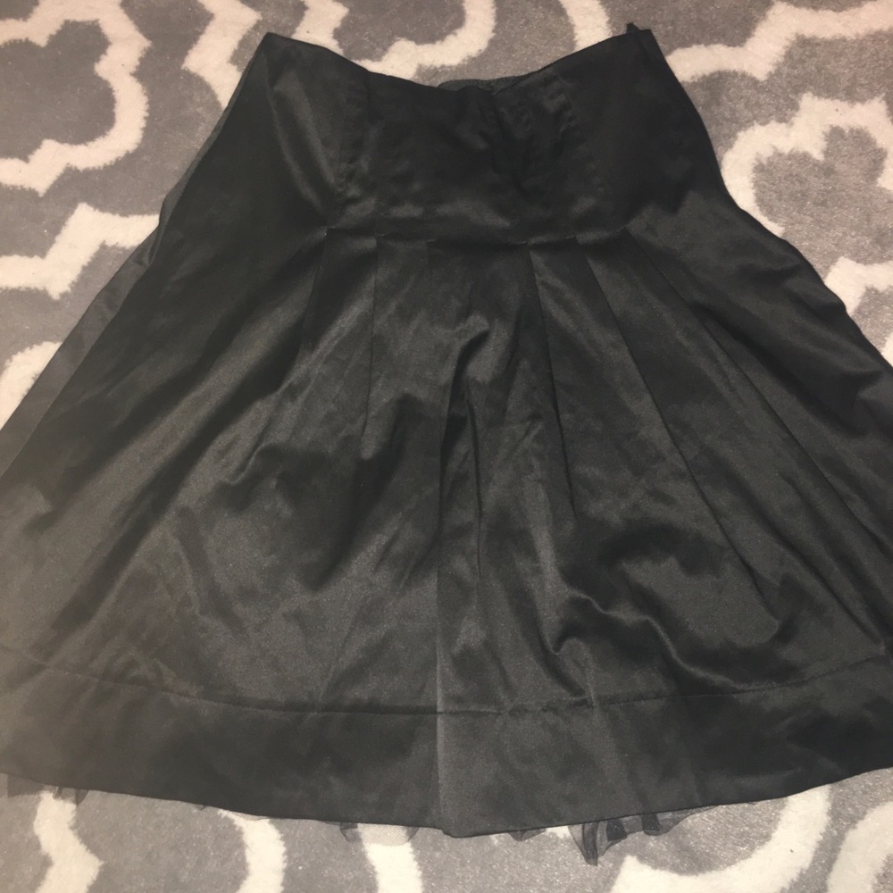 H&M fit and flare black skirt